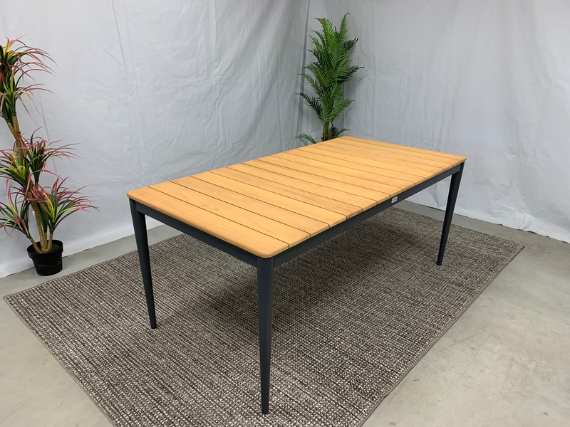 te-velde-tuinmeubelen-sandro-teak-tuintafel-180-tevsandrotaf180