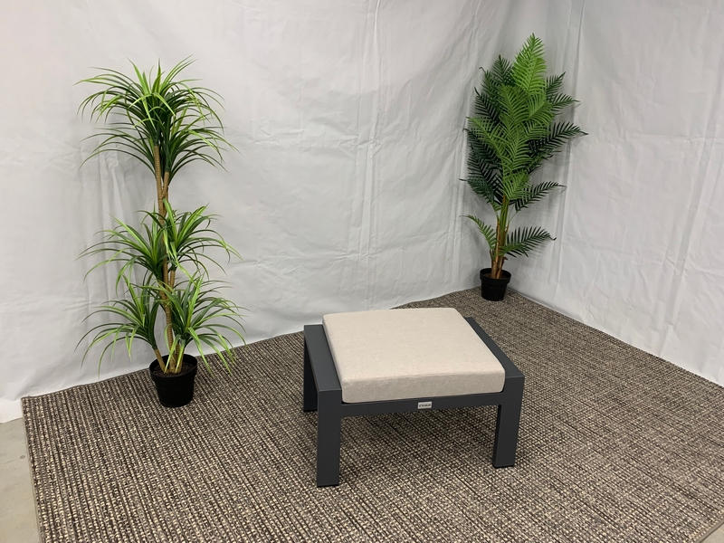 te-velde-tuinmeubelen-grace-voetenbank-gracevoet