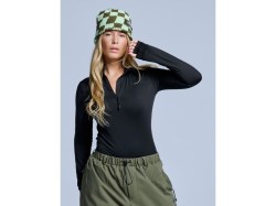 poederbaas-dames-ski-pully-arctic-black-model-sfeer-detail-pb010712-001