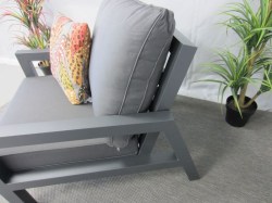te-velde-tuinmeubelen-jackson-aluminium-lounge-stoel-zijkant-jacksonstoel