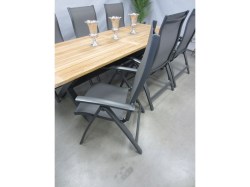 te-velde-tuinmeubelen-tuinset-lucca-tuinstoel-met-lucan-teak-tuintafel-dichtbij-luccalucan24040