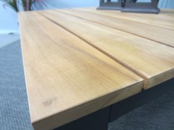 te-velde-tuinmeubelen-jackson-lounge-tafel-groot-detail-jacksontafklei