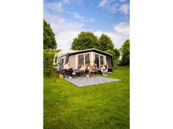 dorema-caravanvoortent-diamond-xl-300-sfeer-familie-diamondxl300